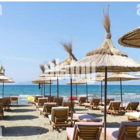 Studio By The Beach - Vlorë Buitenkant foto
