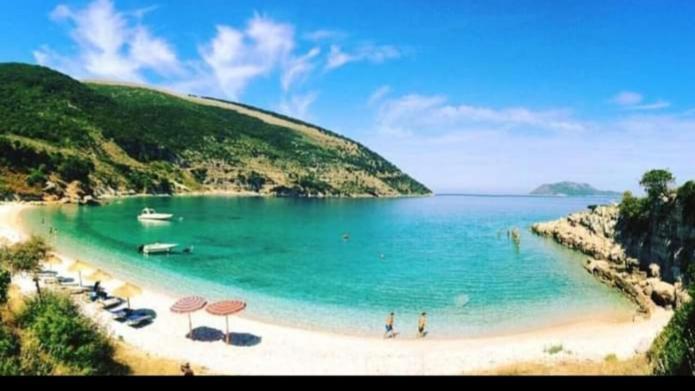 Studio By The Beach - Vlorë Buitenkant foto
